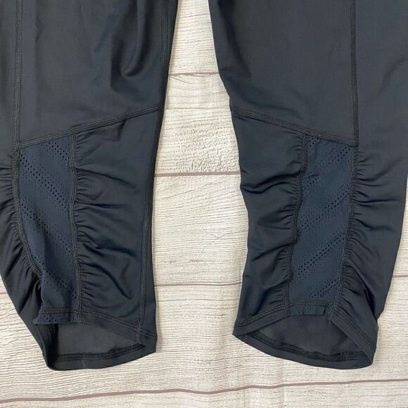 Under Armour women’s M heat gear pull on  compression leggings black capris - Picture 7 of 9